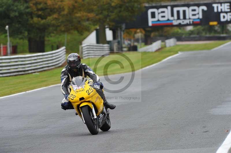 Motorcycle action photographs;Trackday digital images;event digital images;eventdigitalimages;no limits trackday;oulton park;oulton park circuit cheshire;oulton park photographs;peter wileman photography;trackday;trackday photos