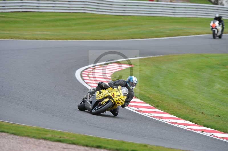 Motorcycle action photographs;Trackday digital images;event digital images;eventdigitalimages;no limits trackday;oulton park;oulton park circuit cheshire;oulton park photographs;peter wileman photography;trackday;trackday photos