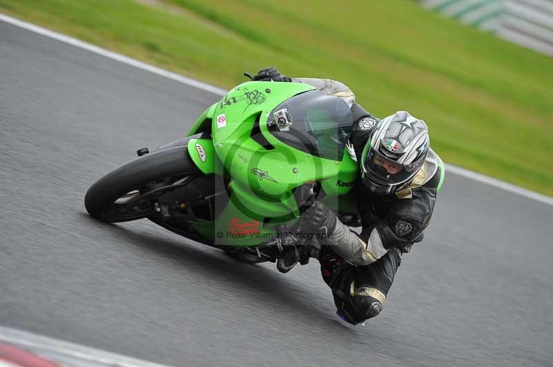 Motorcycle action photographs;Trackday digital images;event digital images;eventdigitalimages;no limits trackday;oulton park;oulton park circuit cheshire;oulton park photographs;peter wileman photography;trackday;trackday photos