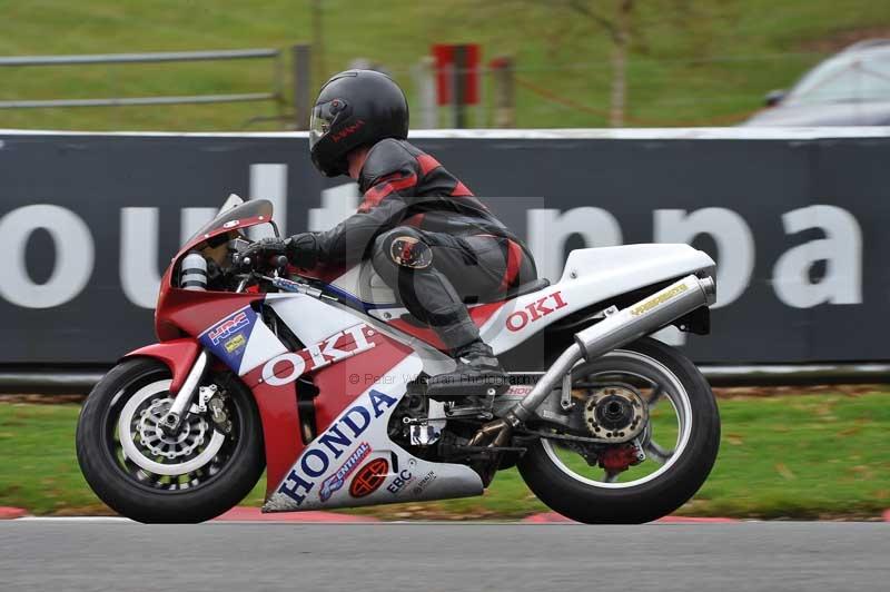 Motorcycle action photographs;Trackday digital images;event digital images;eventdigitalimages;no limits trackday;oulton park;oulton park circuit cheshire;oulton park photographs;peter wileman photography;trackday;trackday photos