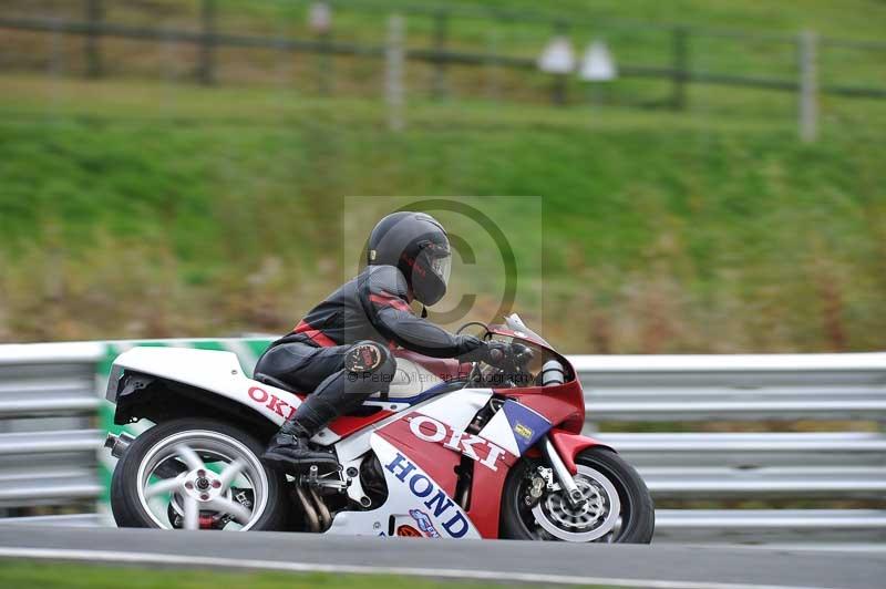 Motorcycle action photographs;Trackday digital images;event digital images;eventdigitalimages;no limits trackday;oulton park;oulton park circuit cheshire;oulton park photographs;peter wileman photography;trackday;trackday photos