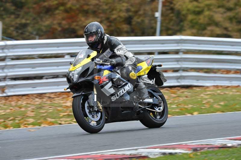 Motorcycle action photographs;Trackday digital images;event digital images;eventdigitalimages;no limits trackday;oulton park;oulton park circuit cheshire;oulton park photographs;peter wileman photography;trackday;trackday photos