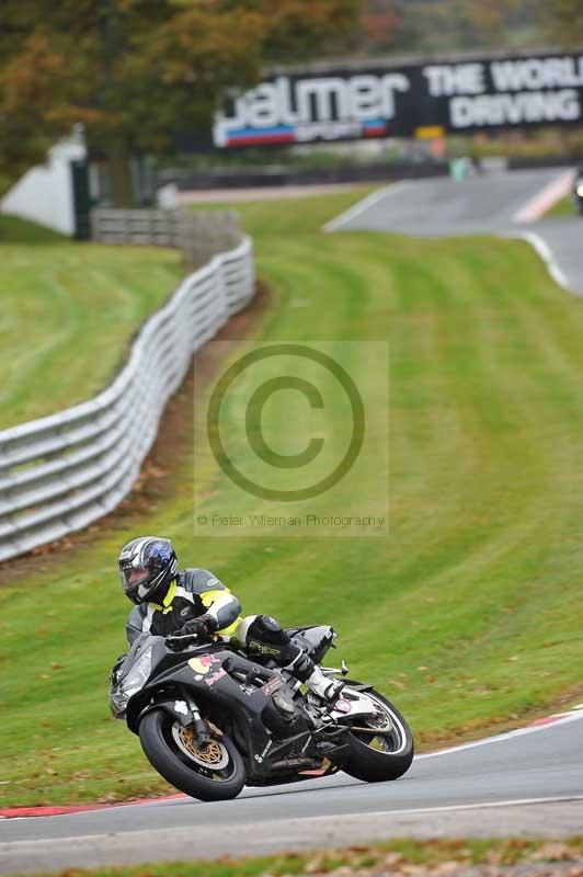 Motorcycle action photographs;Trackday digital images;event digital images;eventdigitalimages;no limits trackday;oulton park;oulton park circuit cheshire;oulton park photographs;peter wileman photography;trackday;trackday photos