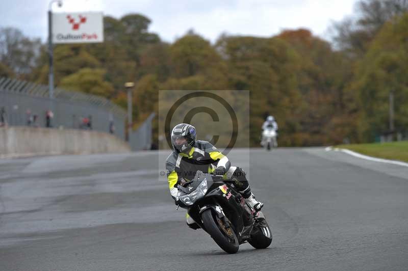Motorcycle action photographs;Trackday digital images;event digital images;eventdigitalimages;no limits trackday;oulton park;oulton park circuit cheshire;oulton park photographs;peter wileman photography;trackday;trackday photos