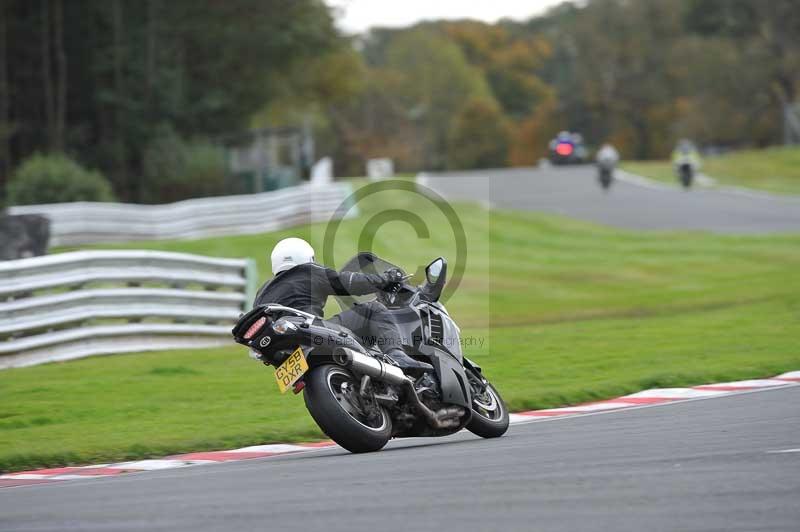 Motorcycle action photographs;Trackday digital images;event digital images;eventdigitalimages;no limits trackday;oulton park;oulton park circuit cheshire;oulton park photographs;peter wileman photography;trackday;trackday photos