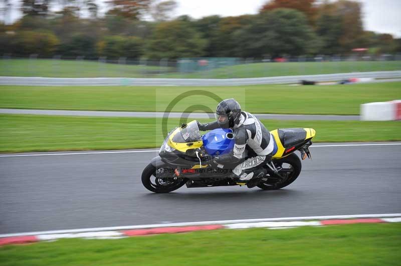 Motorcycle action photographs;Trackday digital images;event digital images;eventdigitalimages;no limits trackday;oulton park;oulton park circuit cheshire;oulton park photographs;peter wileman photography;trackday;trackday photos