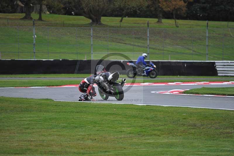 Motorcycle action photographs;Trackday digital images;event digital images;eventdigitalimages;no limits trackday;oulton park;oulton park circuit cheshire;oulton park photographs;peter wileman photography;trackday;trackday photos