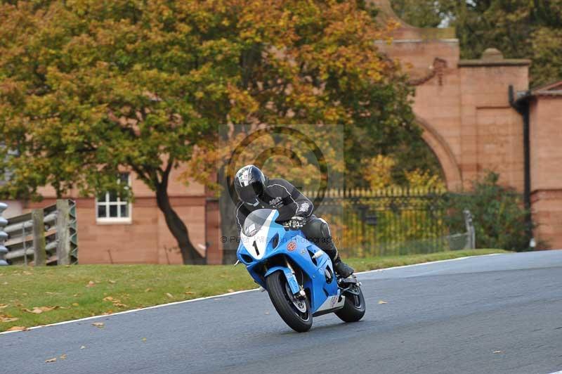 Motorcycle action photographs;Trackday digital images;event digital images;eventdigitalimages;no limits trackday;oulton park;oulton park circuit cheshire;oulton park photographs;peter wileman photography;trackday;trackday photos