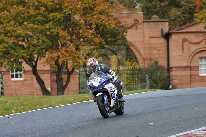 Motorcycle action photographs;Trackday digital images;event digital images;eventdigitalimages;no limits trackday;oulton park;oulton park circuit cheshire;oulton park photographs;peter wileman photography;trackday;trackday photos