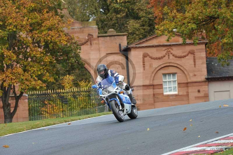 Motorcycle action photographs;Trackday digital images;event digital images;eventdigitalimages;no limits trackday;oulton park;oulton park circuit cheshire;oulton park photographs;peter wileman photography;trackday;trackday photos