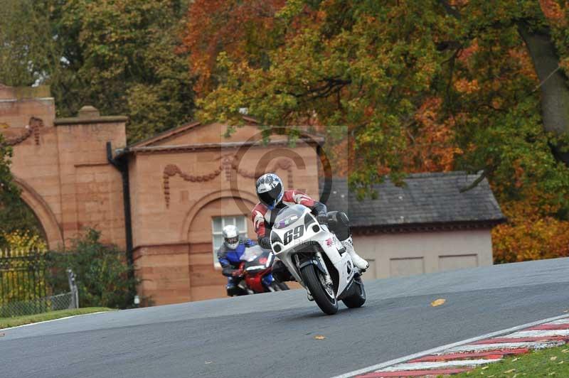 Motorcycle action photographs;Trackday digital images;event digital images;eventdigitalimages;no limits trackday;oulton park;oulton park circuit cheshire;oulton park photographs;peter wileman photography;trackday;trackday photos
