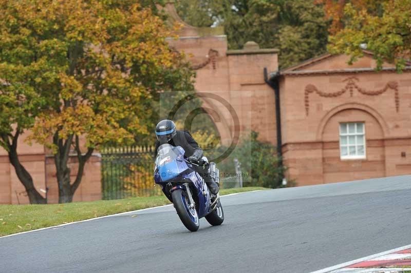 Motorcycle action photographs;Trackday digital images;event digital images;eventdigitalimages;no limits trackday;oulton park;oulton park circuit cheshire;oulton park photographs;peter wileman photography;trackday;trackday photos