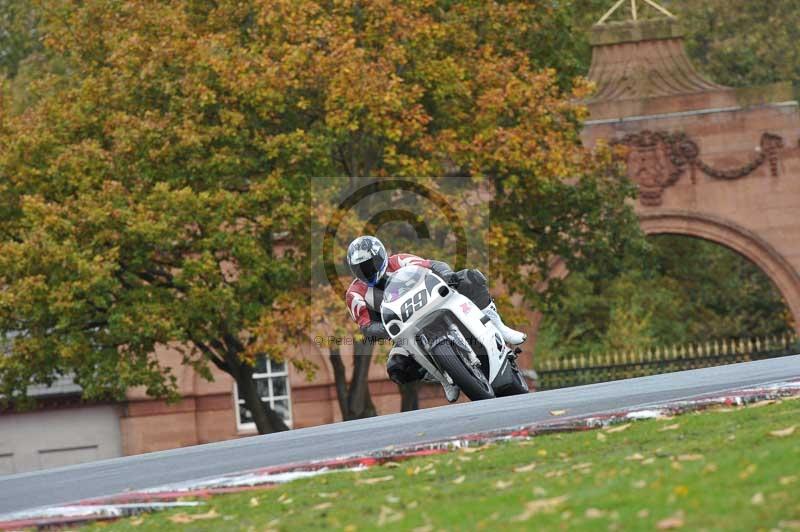 Motorcycle action photographs;Trackday digital images;event digital images;eventdigitalimages;no limits trackday;oulton park;oulton park circuit cheshire;oulton park photographs;peter wileman photography;trackday;trackday photos