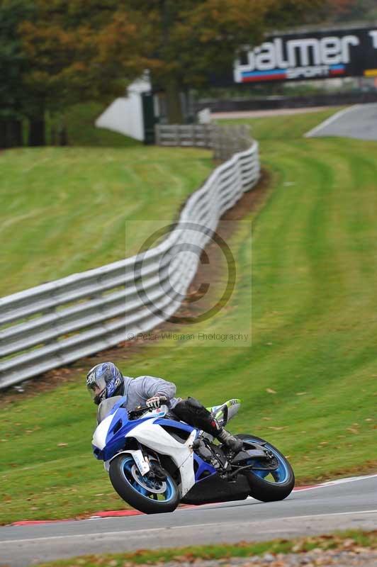 Motorcycle action photographs;Trackday digital images;event digital images;eventdigitalimages;no limits trackday;oulton park;oulton park circuit cheshire;oulton park photographs;peter wileman photography;trackday;trackday photos