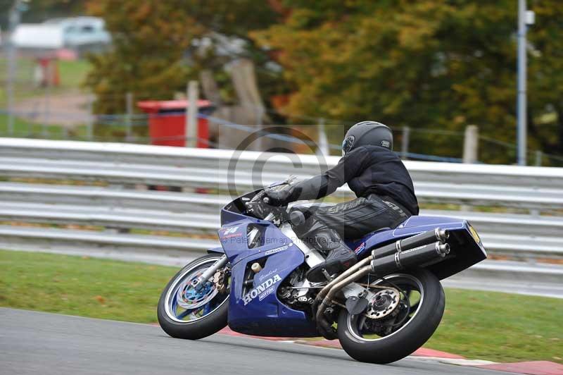Motorcycle action photographs;Trackday digital images;event digital images;eventdigitalimages;no limits trackday;oulton park;oulton park circuit cheshire;oulton park photographs;peter wileman photography;trackday;trackday photos