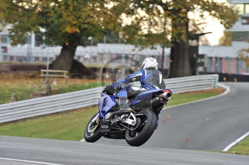 Motorcycle action photographs;Trackday digital images;event digital images;eventdigitalimages;no limits trackday;oulton park;oulton park circuit cheshire;oulton park photographs;peter wileman photography;trackday;trackday photos