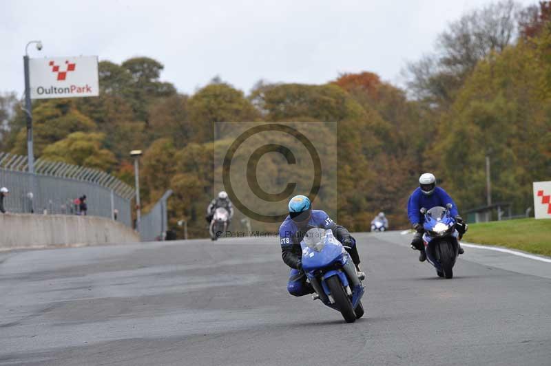 Motorcycle action photographs;Trackday digital images;event digital images;eventdigitalimages;no limits trackday;oulton park;oulton park circuit cheshire;oulton park photographs;peter wileman photography;trackday;trackday photos