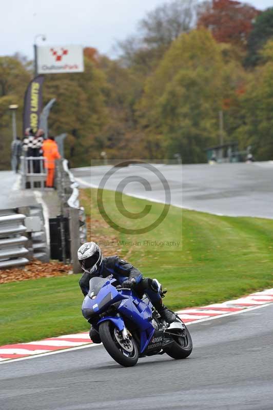 Motorcycle action photographs;Trackday digital images;event digital images;eventdigitalimages;no limits trackday;oulton park;oulton park circuit cheshire;oulton park photographs;peter wileman photography;trackday;trackday photos