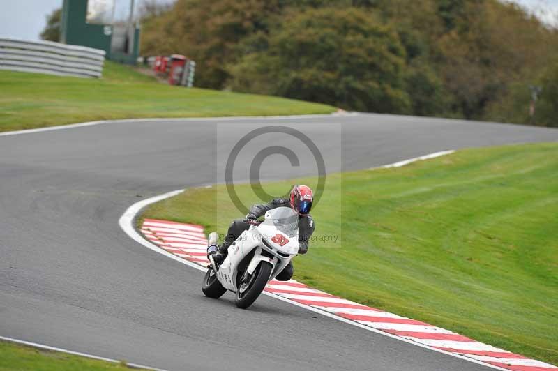Motorcycle action photographs;Trackday digital images;event digital images;eventdigitalimages;no limits trackday;oulton park;oulton park circuit cheshire;oulton park photographs;peter wileman photography;trackday;trackday photos