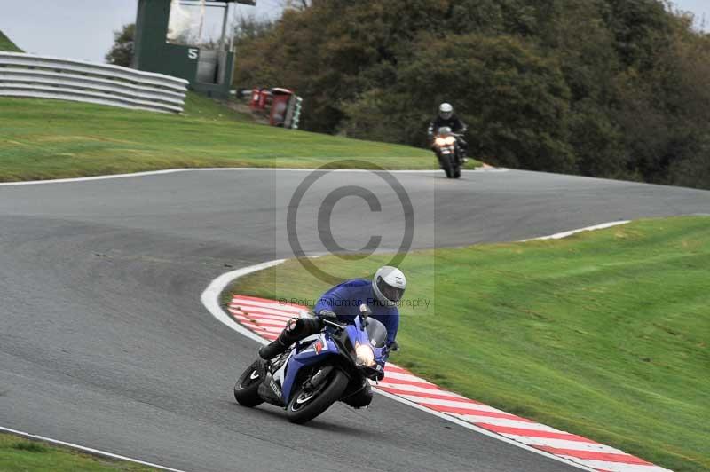 Motorcycle action photographs;Trackday digital images;event digital images;eventdigitalimages;no limits trackday;oulton park;oulton park circuit cheshire;oulton park photographs;peter wileman photography;trackday;trackday photos