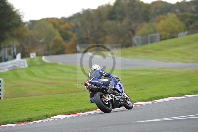 Motorcycle action photographs;Trackday digital images;event digital images;eventdigitalimages;no limits trackday;oulton park;oulton park circuit cheshire;oulton park photographs;peter wileman photography;trackday;trackday photos