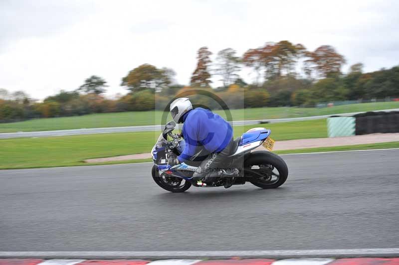 Motorcycle action photographs;Trackday digital images;event digital images;eventdigitalimages;no limits trackday;oulton park;oulton park circuit cheshire;oulton park photographs;peter wileman photography;trackday;trackday photos