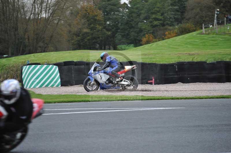 Motorcycle action photographs;Trackday digital images;event digital images;eventdigitalimages;no limits trackday;oulton park;oulton park circuit cheshire;oulton park photographs;peter wileman photography;trackday;trackday photos