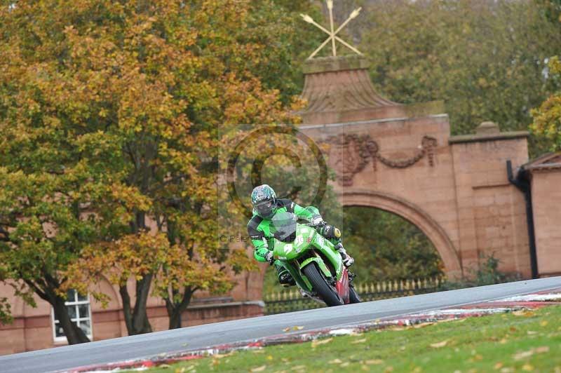 Motorcycle action photographs;Trackday digital images;event digital images;eventdigitalimages;no limits trackday;oulton park;oulton park circuit cheshire;oulton park photographs;peter wileman photography;trackday;trackday photos