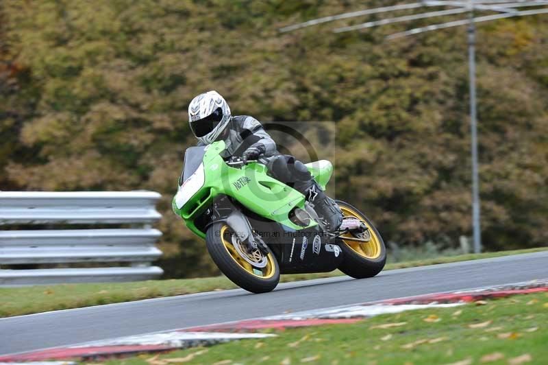 Motorcycle action photographs;Trackday digital images;event digital images;eventdigitalimages;no limits trackday;oulton park;oulton park circuit cheshire;oulton park photographs;peter wileman photography;trackday;trackday photos