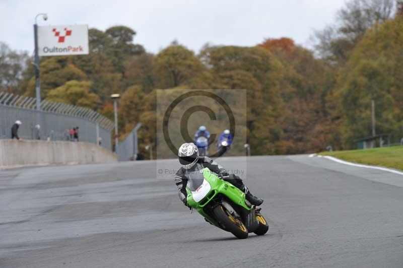 Motorcycle action photographs;Trackday digital images;event digital images;eventdigitalimages;no limits trackday;oulton park;oulton park circuit cheshire;oulton park photographs;peter wileman photography;trackday;trackday photos