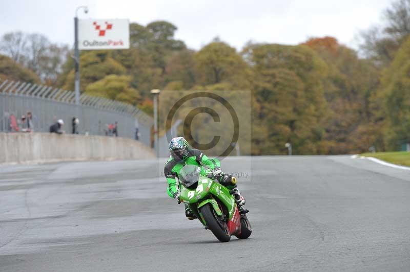 Motorcycle action photographs;Trackday digital images;event digital images;eventdigitalimages;no limits trackday;oulton park;oulton park circuit cheshire;oulton park photographs;peter wileman photography;trackday;trackday photos