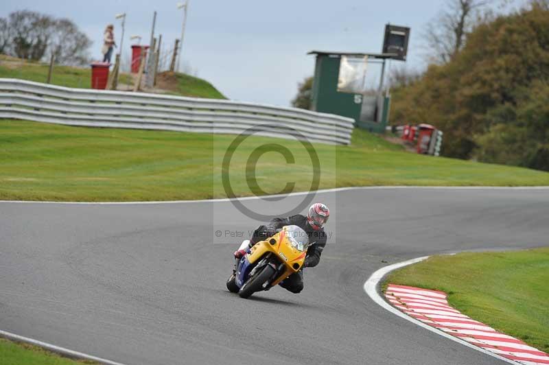Motorcycle action photographs;Trackday digital images;event digital images;eventdigitalimages;no limits trackday;oulton park;oulton park circuit cheshire;oulton park photographs;peter wileman photography;trackday;trackday photos