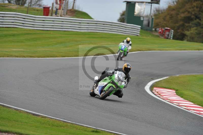 Motorcycle action photographs;Trackday digital images;event digital images;eventdigitalimages;no limits trackday;oulton park;oulton park circuit cheshire;oulton park photographs;peter wileman photography;trackday;trackday photos