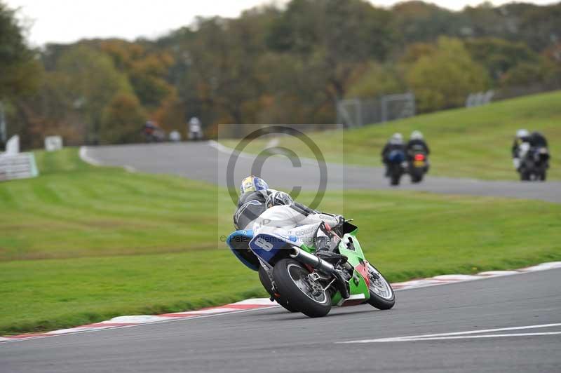 Motorcycle action photographs;Trackday digital images;event digital images;eventdigitalimages;no limits trackday;oulton park;oulton park circuit cheshire;oulton park photographs;peter wileman photography;trackday;trackday photos