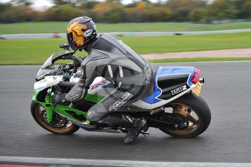 Motorcycle action photographs;Trackday digital images;event digital images;eventdigitalimages;no limits trackday;oulton park;oulton park circuit cheshire;oulton park photographs;peter wileman photography;trackday;trackday photos