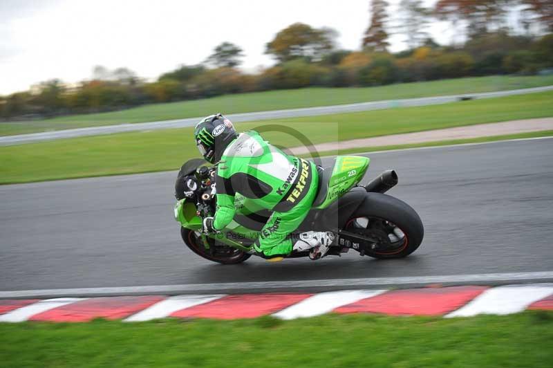 Motorcycle action photographs;Trackday digital images;event digital images;eventdigitalimages;no limits trackday;oulton park;oulton park circuit cheshire;oulton park photographs;peter wileman photography;trackday;trackday photos