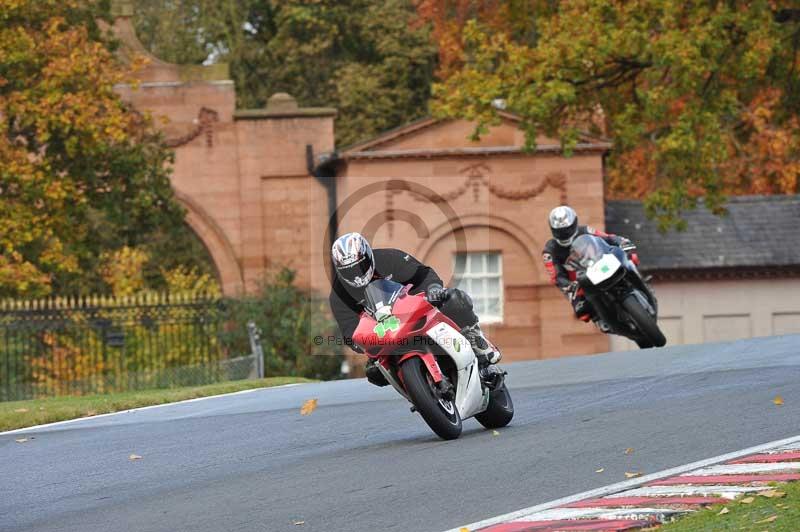 Motorcycle action photographs;Trackday digital images;event digital images;eventdigitalimages;no limits trackday;oulton park;oulton park circuit cheshire;oulton park photographs;peter wileman photography;trackday;trackday photos