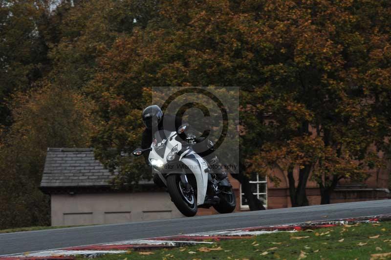 Motorcycle action photographs;Trackday digital images;event digital images;eventdigitalimages;no limits trackday;oulton park;oulton park circuit cheshire;oulton park photographs;peter wileman photography;trackday;trackday photos