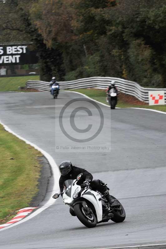 Motorcycle action photographs;Trackday digital images;event digital images;eventdigitalimages;no limits trackday;oulton park;oulton park circuit cheshire;oulton park photographs;peter wileman photography;trackday;trackday photos
