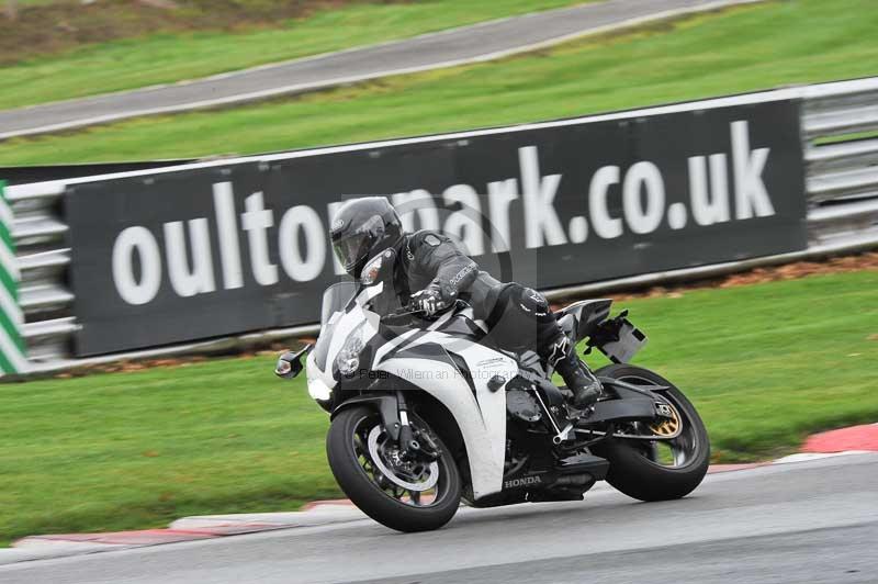 Motorcycle action photographs;Trackday digital images;event digital images;eventdigitalimages;no limits trackday;oulton park;oulton park circuit cheshire;oulton park photographs;peter wileman photography;trackday;trackday photos