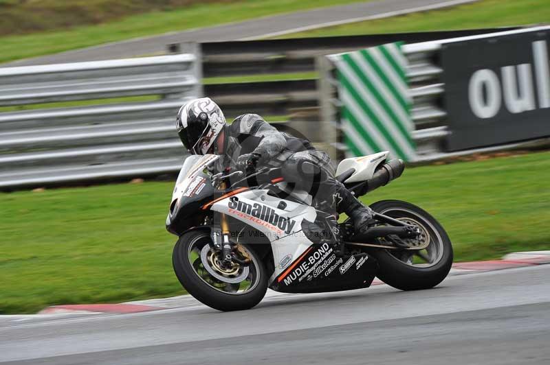 Motorcycle action photographs;Trackday digital images;event digital images;eventdigitalimages;no limits trackday;oulton park;oulton park circuit cheshire;oulton park photographs;peter wileman photography;trackday;trackday photos