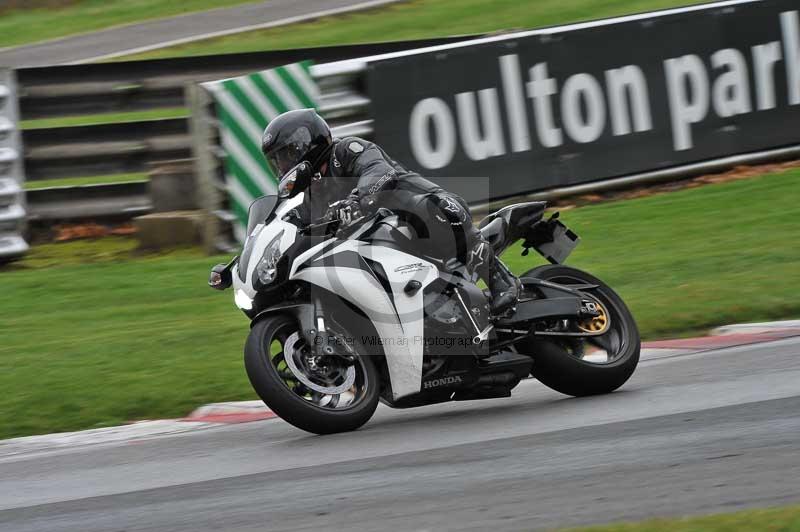 Motorcycle action photographs;Trackday digital images;event digital images;eventdigitalimages;no limits trackday;oulton park;oulton park circuit cheshire;oulton park photographs;peter wileman photography;trackday;trackday photos