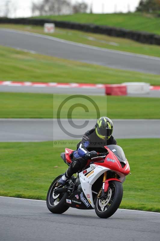 Motorcycle action photographs;Trackday digital images;event digital images;eventdigitalimages;no limits trackday;oulton park;oulton park circuit cheshire;oulton park photographs;peter wileman photography;trackday;trackday photos