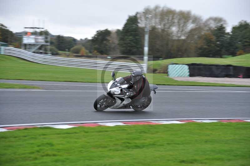 Motorcycle action photographs;Trackday digital images;event digital images;eventdigitalimages;no limits trackday;oulton park;oulton park circuit cheshire;oulton park photographs;peter wileman photography;trackday;trackday photos