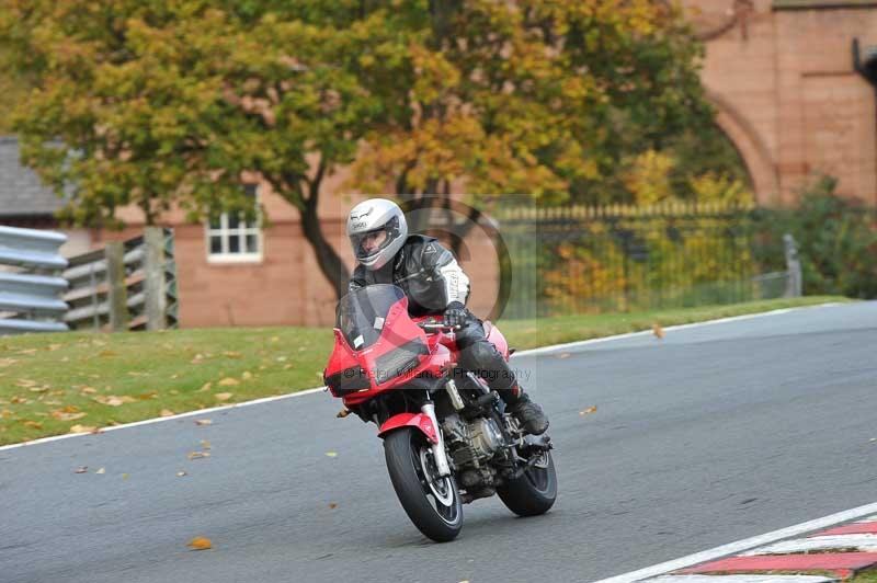 Motorcycle action photographs;Trackday digital images;event digital images;eventdigitalimages;no limits trackday;oulton park;oulton park circuit cheshire;oulton park photographs;peter wileman photography;trackday;trackday photos