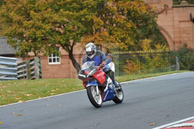 Motorcycle action photographs;Trackday digital images;event digital images;eventdigitalimages;no limits trackday;oulton park;oulton park circuit cheshire;oulton park photographs;peter wileman photography;trackday;trackday photos