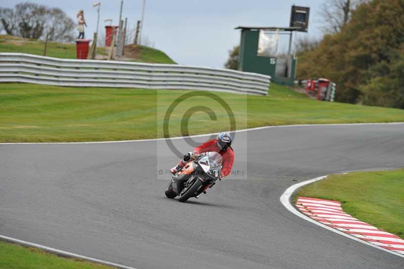 Motorcycle action photographs;Trackday digital images;event digital images;eventdigitalimages;no limits trackday;oulton park;oulton park circuit cheshire;oulton park photographs;peter wileman photography;trackday;trackday photos