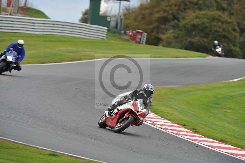 Motorcycle action photographs;Trackday digital images;event digital images;eventdigitalimages;no limits trackday;oulton park;oulton park circuit cheshire;oulton park photographs;peter wileman photography;trackday;trackday photos