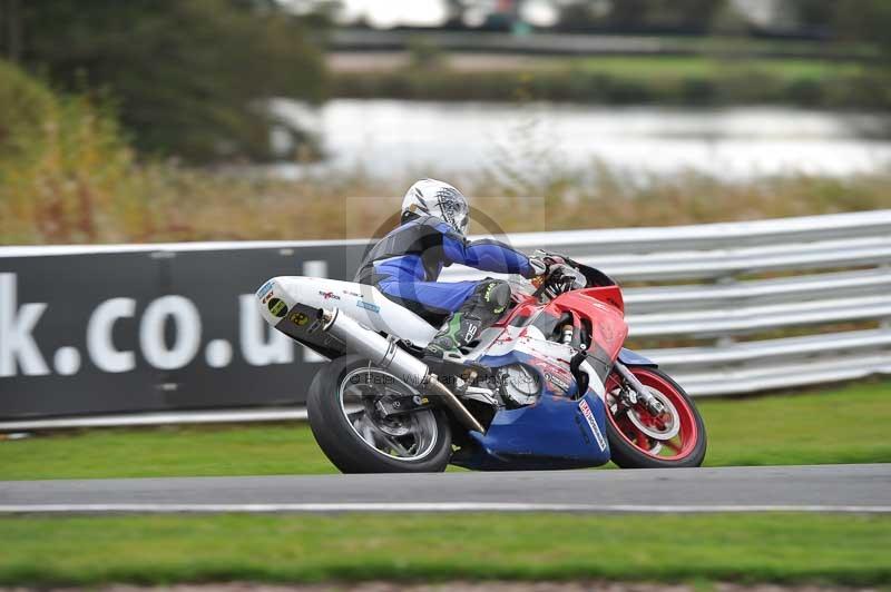 Motorcycle action photographs;Trackday digital images;event digital images;eventdigitalimages;no limits trackday;oulton park;oulton park circuit cheshire;oulton park photographs;peter wileman photography;trackday;trackday photos
