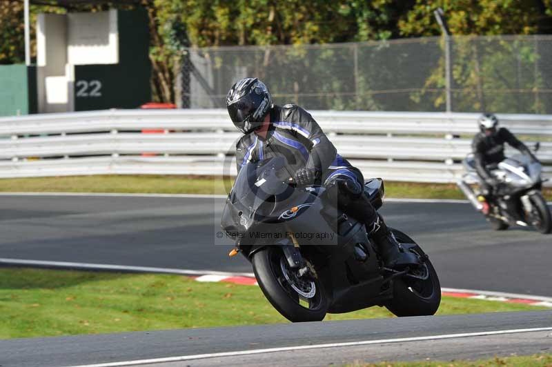 Motorcycle action photographs;Trackday digital images;event digital images;eventdigitalimages;no limits trackday;oulton park;oulton park circuit cheshire;oulton park photographs;peter wileman photography;trackday;trackday photos